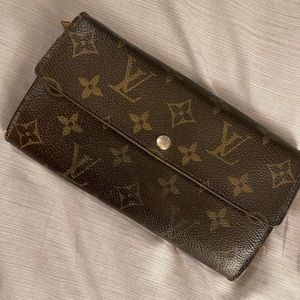 Louis Vuitton Wallet *AUTHENTIC*